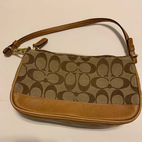 Coach Handbags - Vintage Coach bag